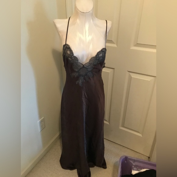 Donna Karan nightgown size M 100% silk hospital fashion show item $325 - Picture 8 of 12